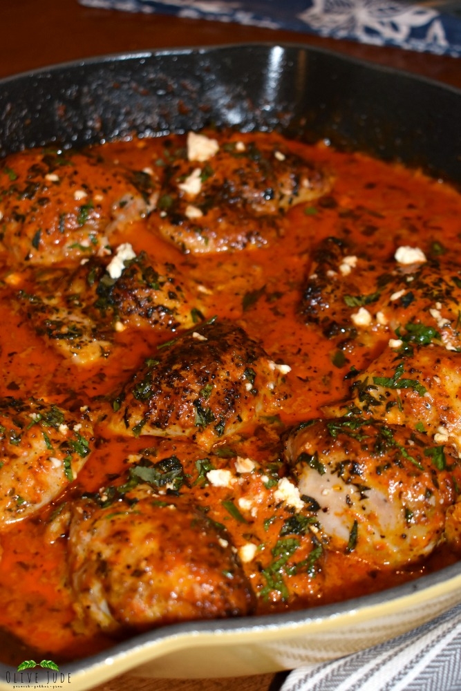 Weeknight Skillet Chicken Thighs with Roasted Red Pepper Sauce