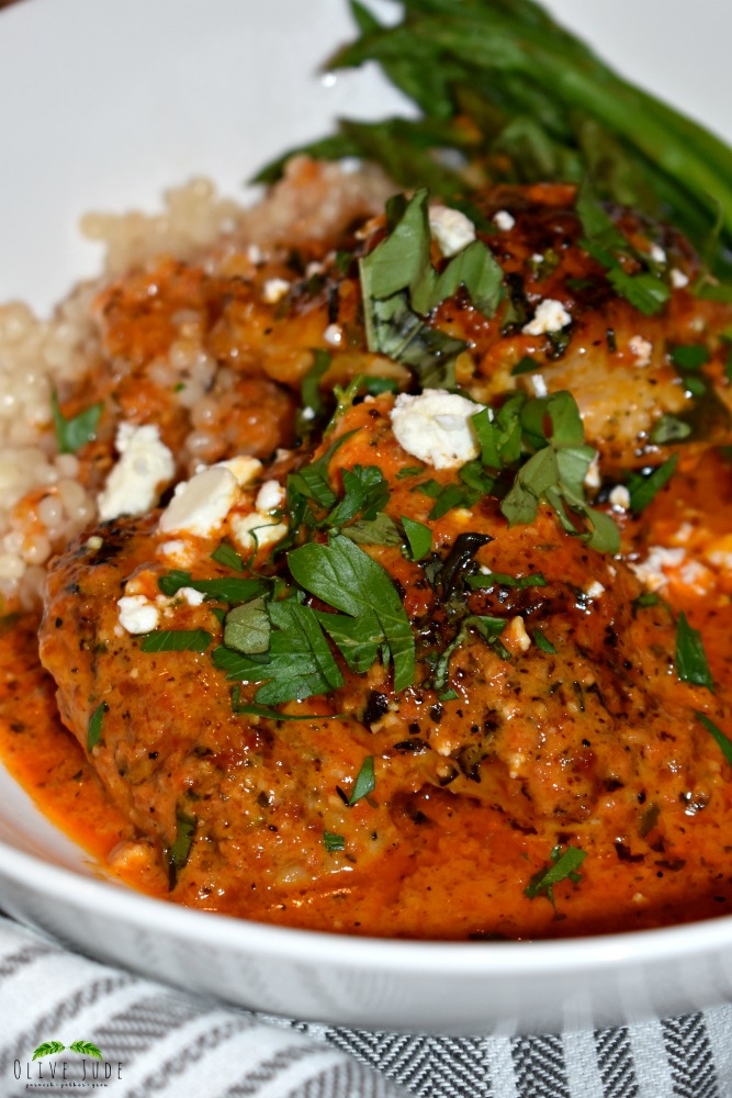 Weeknight Skillet Chicken Thighs with Roasted Red Pepper Sauce