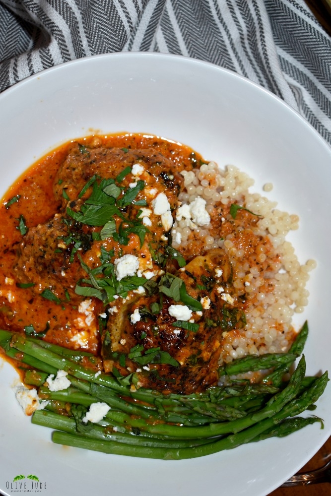 Weeknight Skillet Chicken Thighs with Roasted Red Pepper Sauce