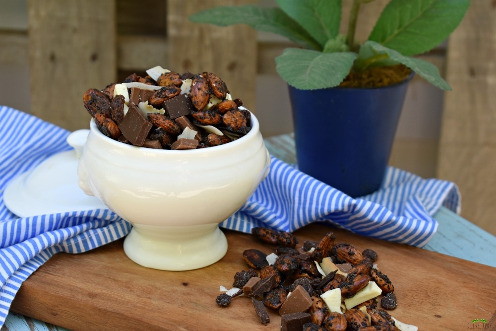 Coffee Roasted Almonds and Chocolate Coconut Snack Mix #coffeeroastedalmonds #sweetsnackmix #chocolatetrailmix