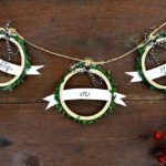 DIY: 10 Mini Embroidery Hoop Christmas Crafts That Anyone Can Make