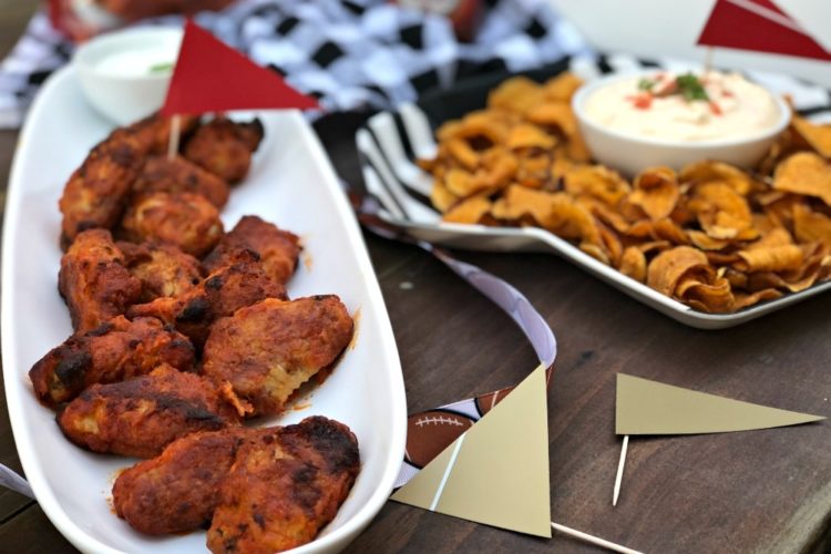 Last Minute Party Ideas for Game Day #ad #FranklyDeliciousWings #Frank'sRedHot #FranksWingsAtWalmart #SuperBowlpartyideas