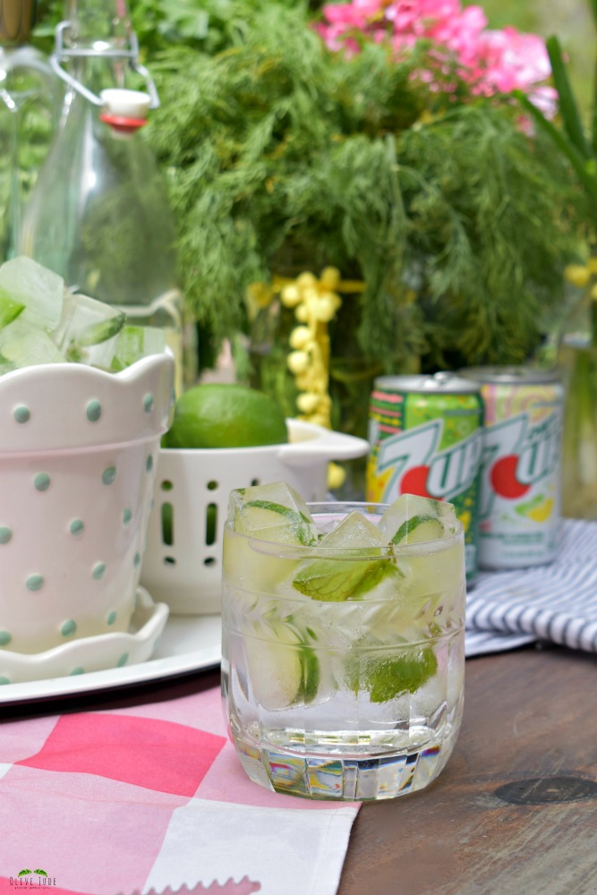 Msg 4 21+ 5 Easy Tips for Hosting a Garden-themed Cocktail Party with @7UP #ad #DoMoreWith7UP #gardenparty #cocktailparty #7UP #herbinfusedicecubes