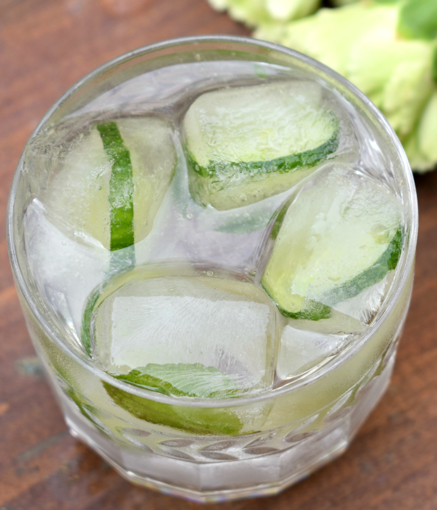 https://olivejude.com/wp-content/uploads/2019/05/Herb-Infused-Ice-Cubes.png